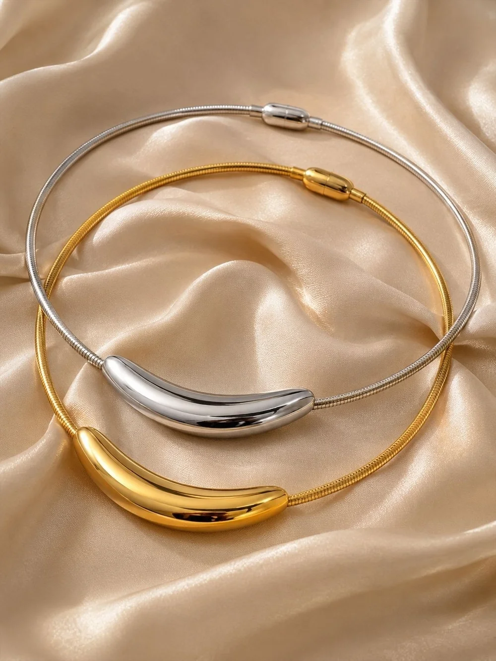 Polished Silver Curved Collar Necklace